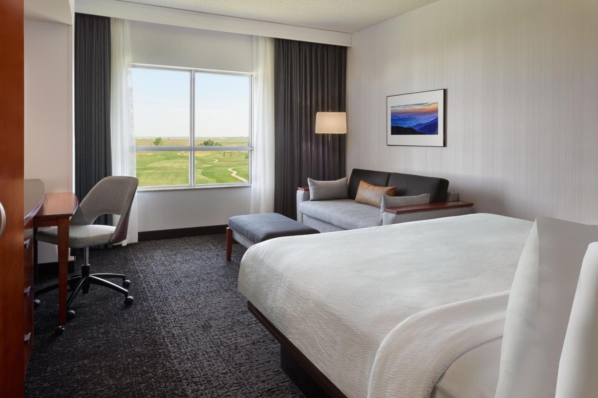 คอร์ตยาร์ด บาย แมริออท แคลกรีแอร์พอร์ต Hotel คาลการี ภายนอก รูปภาพ