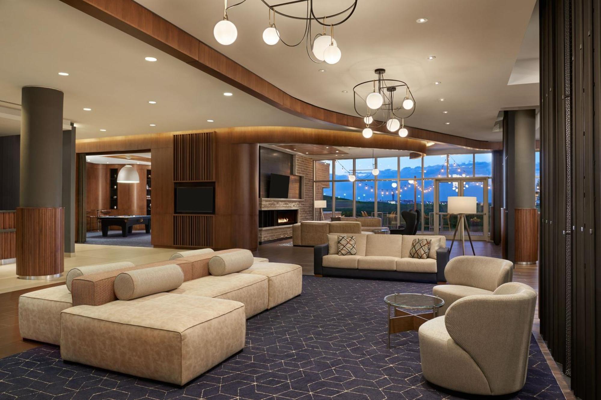 คอร์ตยาร์ด บาย แมริออท แคลกรีแอร์พอร์ต Hotel คาลการี ภายนอก รูปภาพ