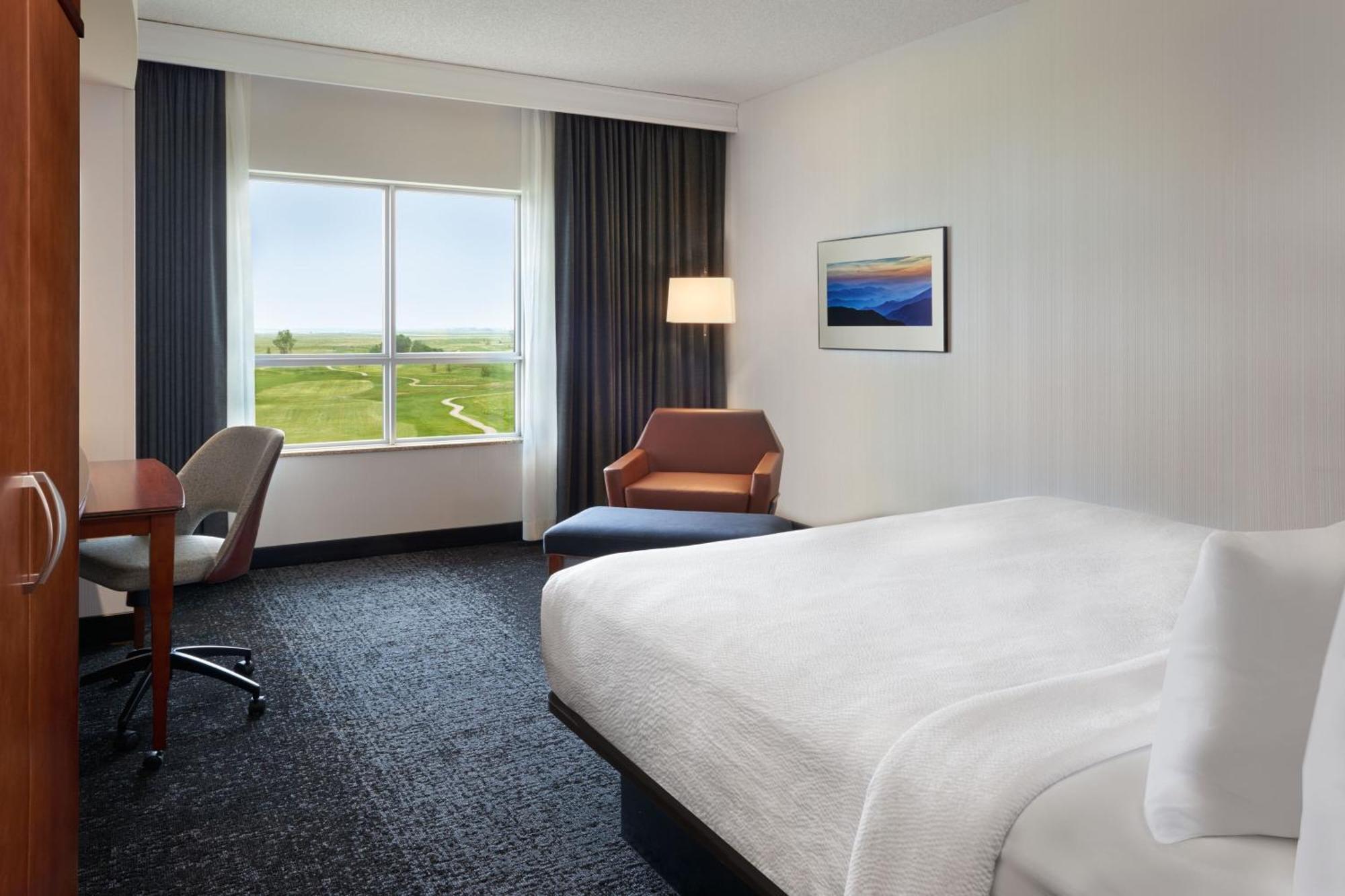 คอร์ตยาร์ด บาย แมริออท แคลกรีแอร์พอร์ต Hotel คาลการี ภายนอก รูปภาพ