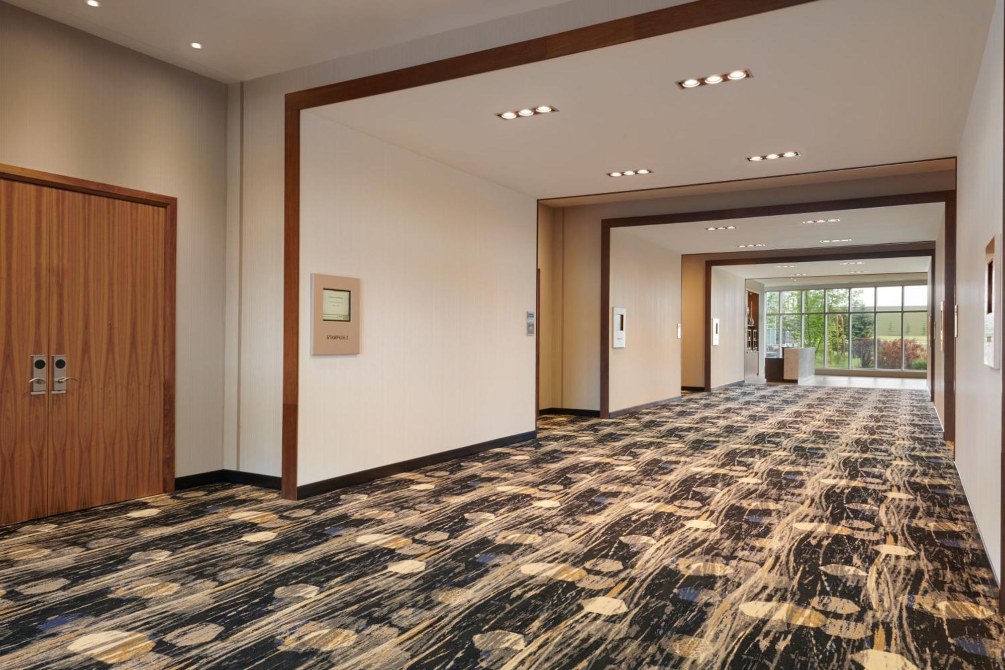คอร์ตยาร์ด บาย แมริออท แคลกรีแอร์พอร์ต Hotel คาลการี ภายนอก รูปภาพ
